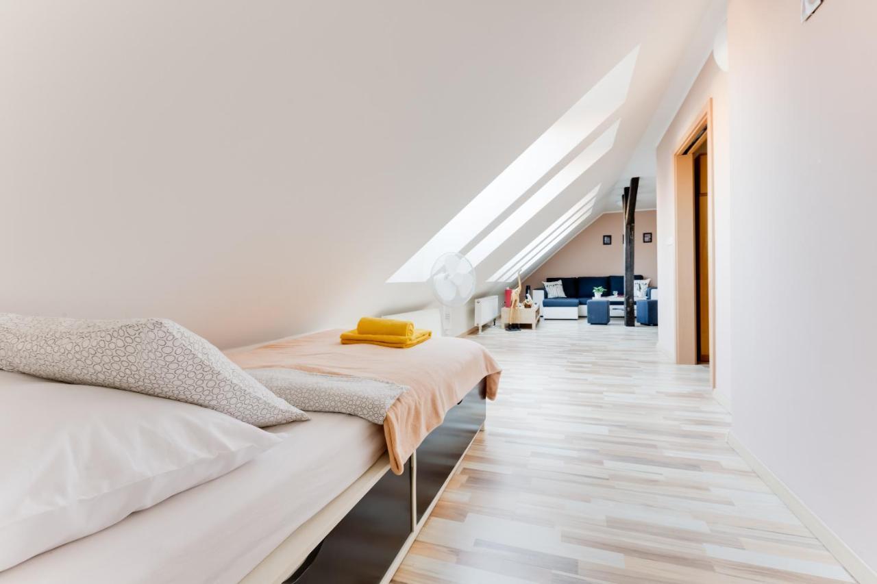 Jane's Attic * Praga